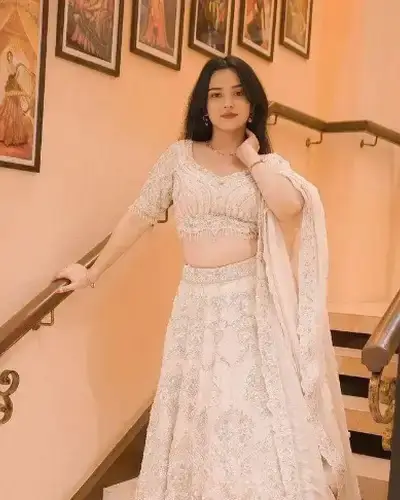 Call Girls Akbarpur